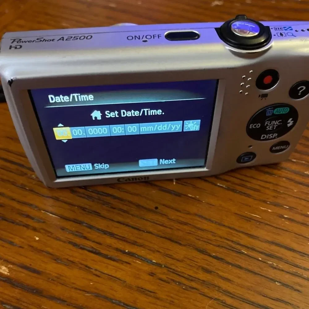 Canon PowerShot A2500 HD 16MP 5x Optical Zoom Silver no charger two batteries